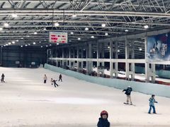 -乔波室内滑雪场