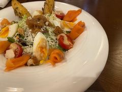 经典沙拉配三文鱼-LA CREPERIE BRETONNE布列塔尼法式餐厅(天童北路店)