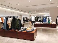 -URBAN REVIVO(高德置地广场·春广场店)