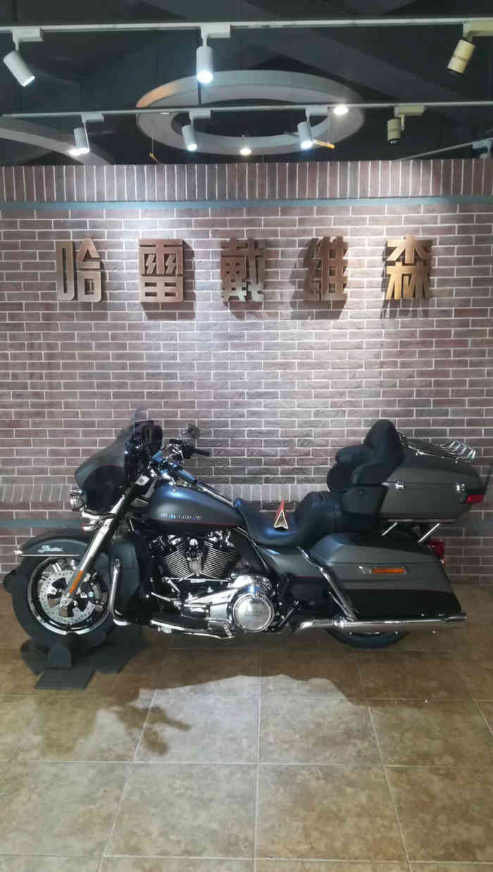 哈雷戴维森(金南一路店)-"服务热情,介绍详细,店面环境也挺好.可是.