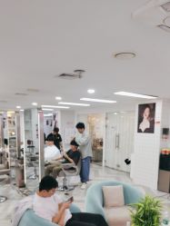 -米娜护肤造型
