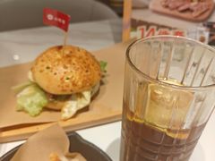 -必胜客(松雷店)