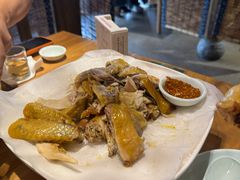 -头上红煨盐鸡·非遗院子餐厅