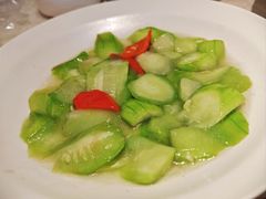 清炒丝瓜-鸽子侯·家宴·平价海鲜(绿地店)