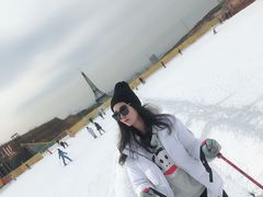 -采薇庄园四季滑雪场