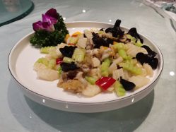 -鑫淼餐饮娱乐中心(江东街店)