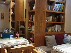 -月亮眼花园餐厅书吧酒吧