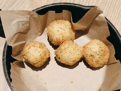 -必胜客(WOW中央公园店)