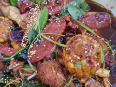 -愉肴麻辣香锅(中山路店)