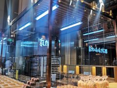 面包甜点陈列柜-西村叔叔的店·面包·甜品·蛋糕(清河万象汇店)