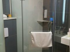 -汉庭(深圳宝安客运站地铁站店)