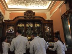 -Majestic Café