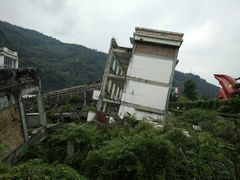 -四川汶川特大地震漩口中学遗址
