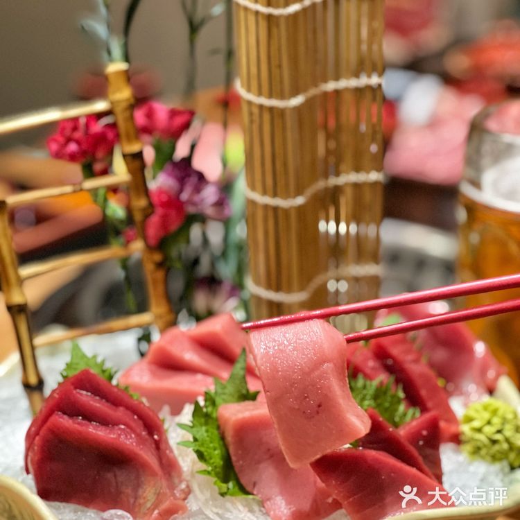 『牛料家炭火烧肉』与食客共庆一周岁,蓝鳍金枪鱼开鱼秀来助兴‼️