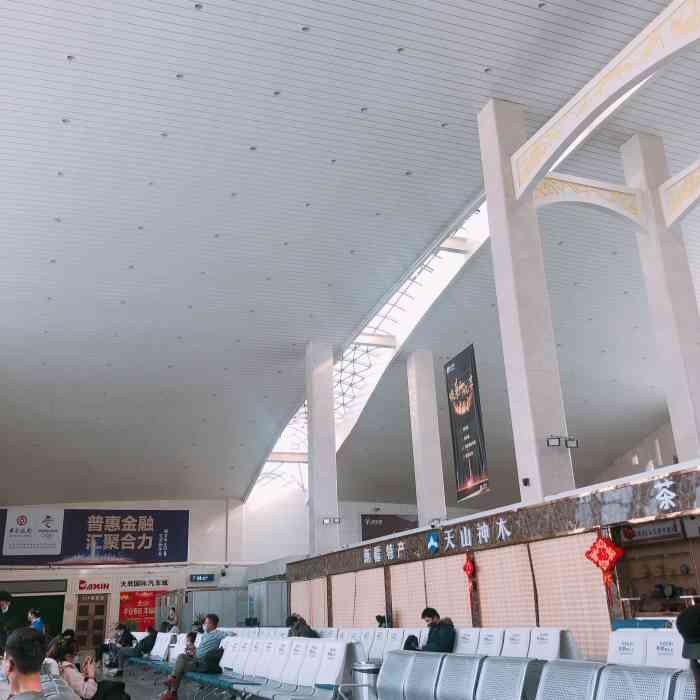 阿克苏红旗坡机场-"阿克苏机场不是很大,新机场就建在老机场旁.