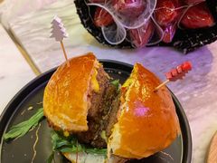 双层牛肉芝士汉堡-The Rug Cafe(王府中环店)