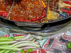 -渝嘴小老弟老火锅(华新村店)