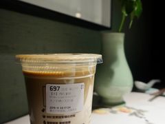 陨石拿铁-luckincoffee瑞幸咖啡(香港名店街店)