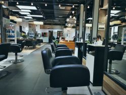 -FRIDAY星期五专业美发沙龙