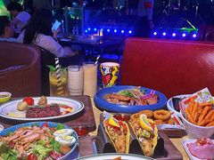 -Famous肥猫墨西哥音乐餐吧(五棵松华熙LIVE店)