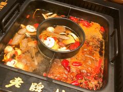 -老牌坊云南鱼豆花火锅(哈西万达店)