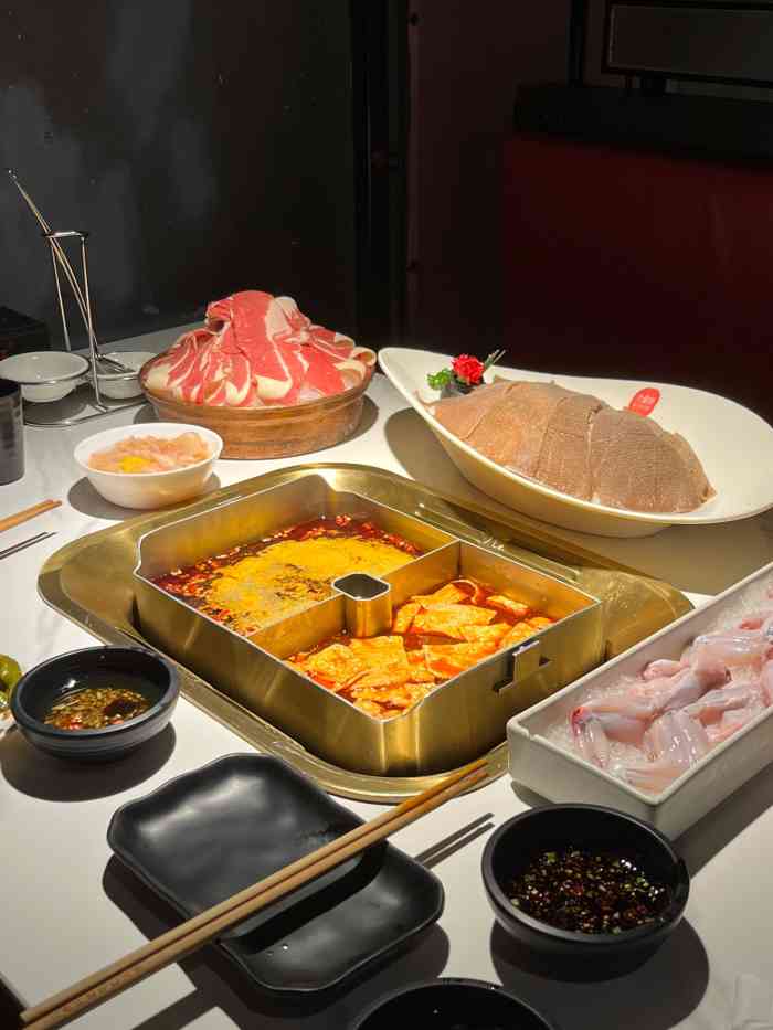 九鼎轩脆毛肚火锅南京东路店