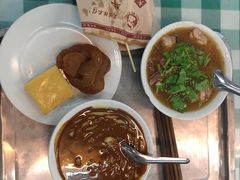 豌豆黄&nbsp;蜜麻花&nbsp;羊杂汤&nbsp;面茶-护国寺小吃(新街口店)