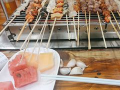 -哈尔滨小酒馆·鲜肉现穿自助烧烤(康新花园店)