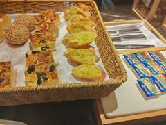 -广州万富希尔顿酒店·感趣自助餐厅·金秋蟹宴生蚝海鲜刺身
