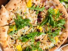 烤鸡乳酪蔬菜披萨-城市大道红炉披萨烘焙坊