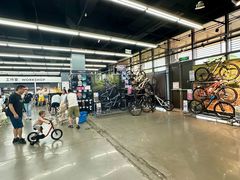 -迪卡侬(西华店)