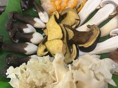 -钢管厂五区小郡肝串串香火锅(梅川路店)