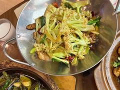 -有红鸡毛店·川菜(建设路店)