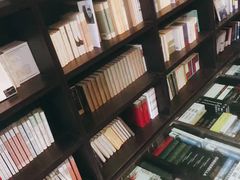 -钟书阁(松江泰晤士小镇店)