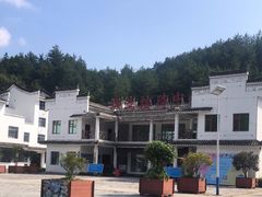 -罗田大别山峡谷漂流