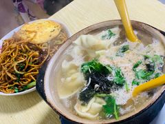 -小许三鲜砂锅馄饨店(家多乐烟酒店)