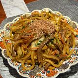 鸡皮饺子炒乌冬，碳水上头脑袋蒙