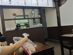 -蟹上黄·蟹黄面·江南糖水(人民广场店)