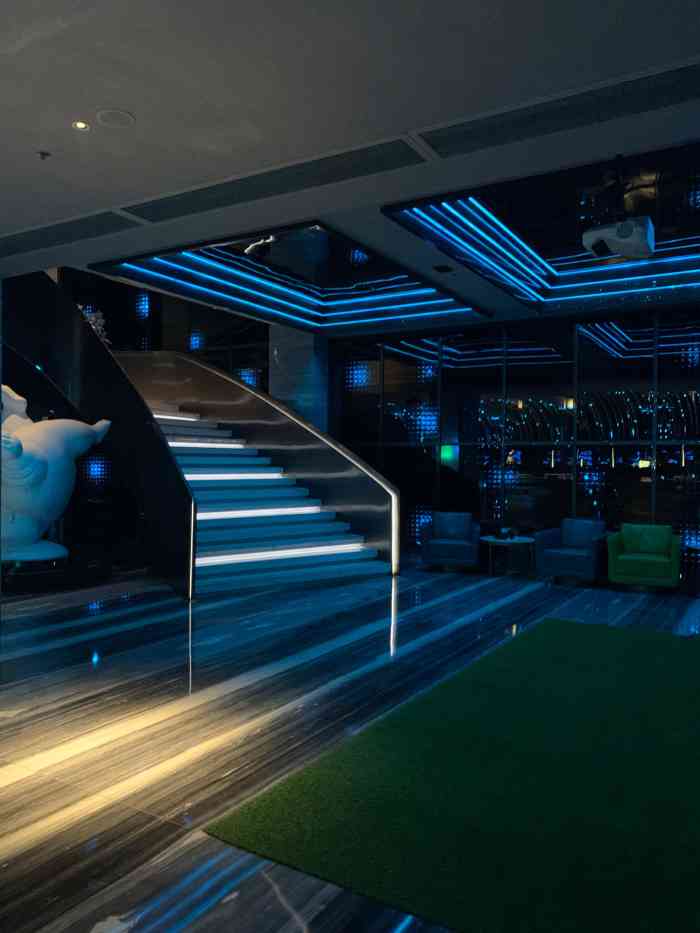 mago(南京西路店)-"[薄荷]环境:环境不用说啦,这里挺有名的.