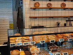面包甜点陈列柜-81BAKERY(大学路店)