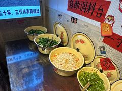 -柳州肥姨妈大骨螺蛳粉(东靖路店)