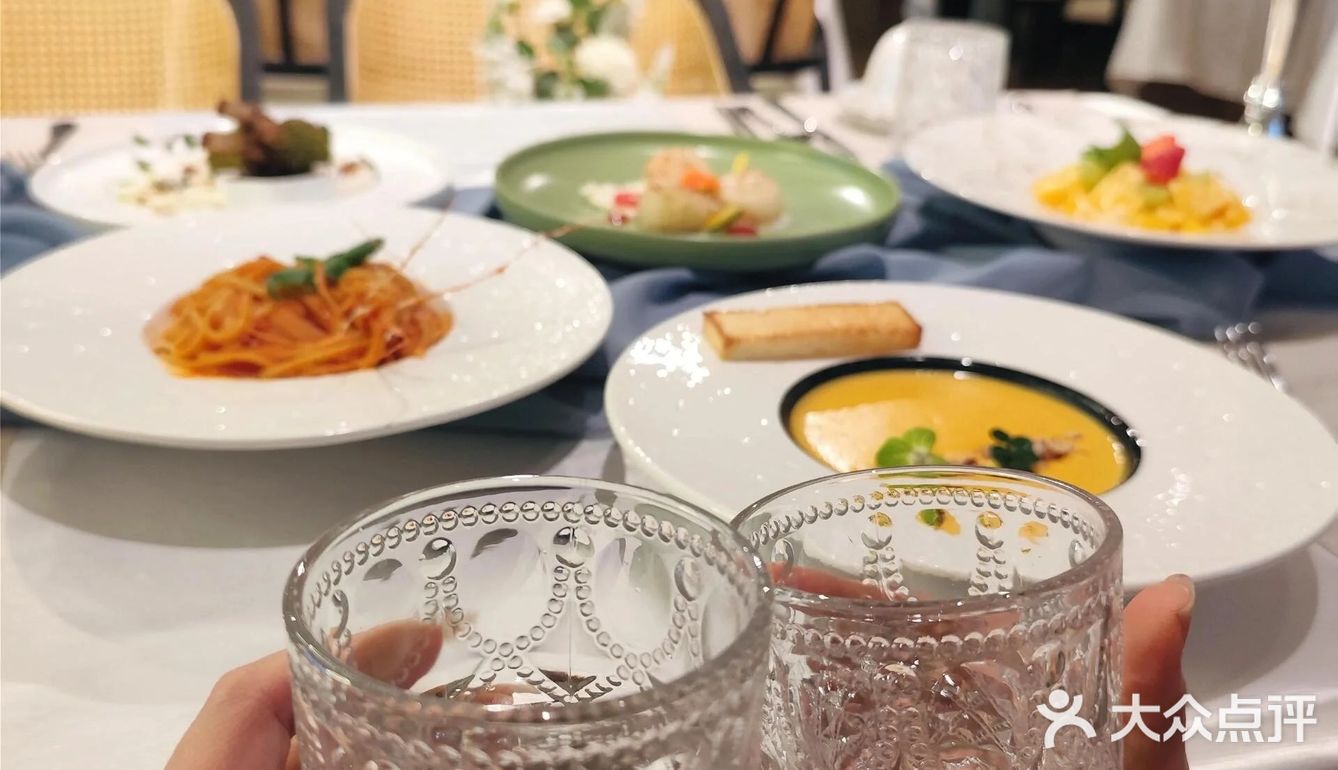 可以带99个男朋友一起来的店！