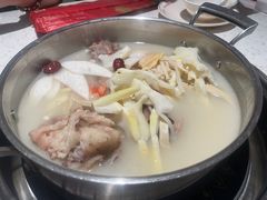 -三人行骨头王火锅(长寿店)