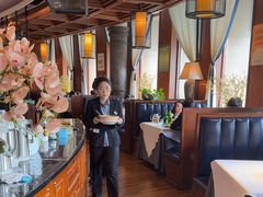 -八府香鸭·啫啫煲(华山路店)