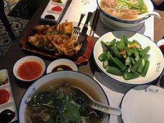 越南火车头汤河粉-美奈小馆·越南料理(中航城君尚购物中心店)