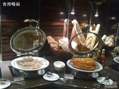 海鲜卷&凤尾虾-广州花园酒店-凌璇阁360度高空海鲜自助餐CAROUSEL