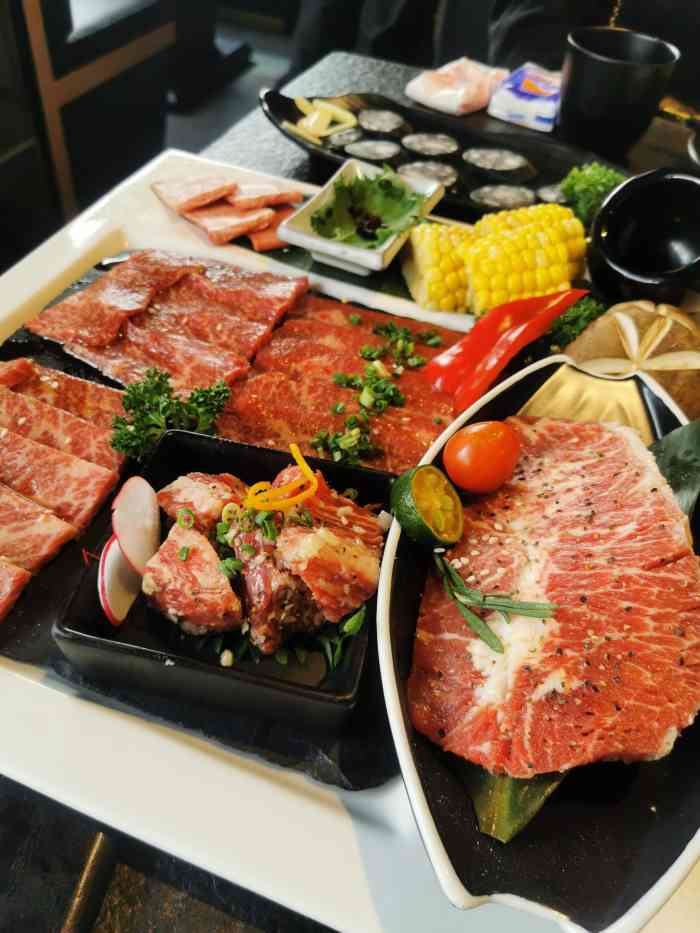 极炙·精致炭火烧肉(万象城金威大厦店)-"下雨天和烤肉更配哦[调皮]
