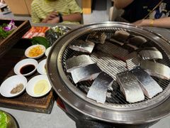 -围炉肉舍•炭烤活鳗•丹东海鲜烤肉(步行街店)