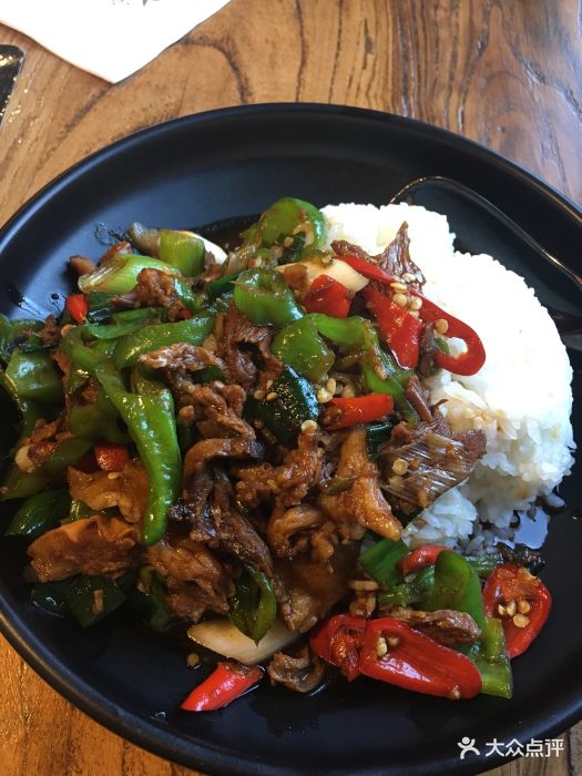 三个鱼湖南米粉(农大店)猪脑壳盒饭图片