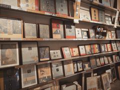 -邊城書店